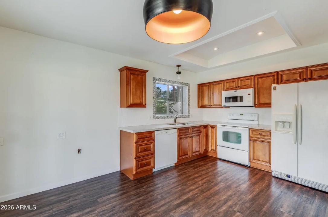 Real Estate Picture 7
