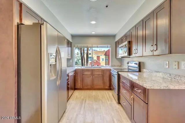 Real Estate Picture 3