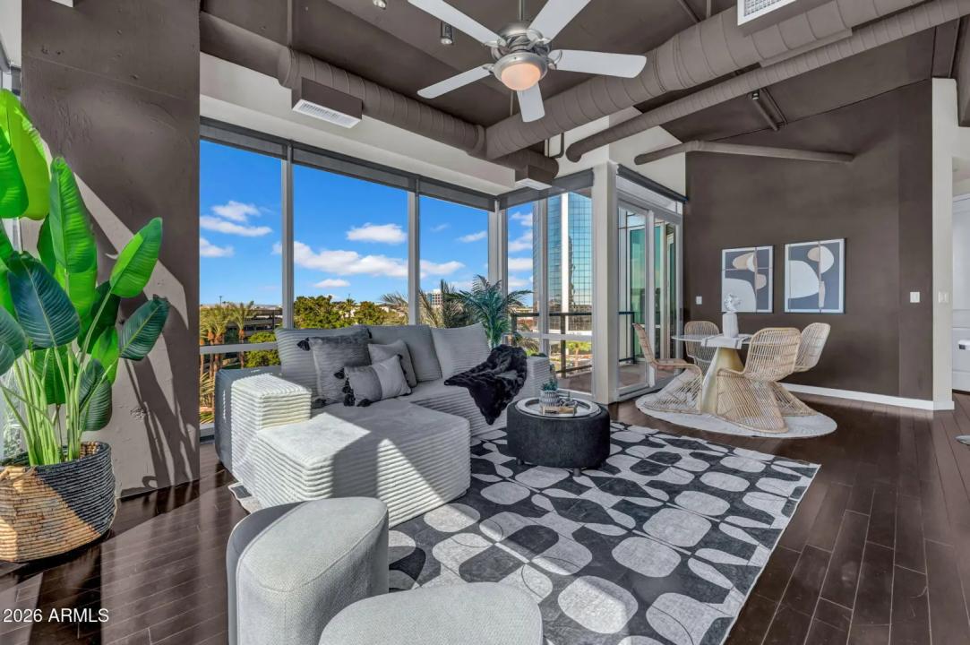 Real Estate Picture 3