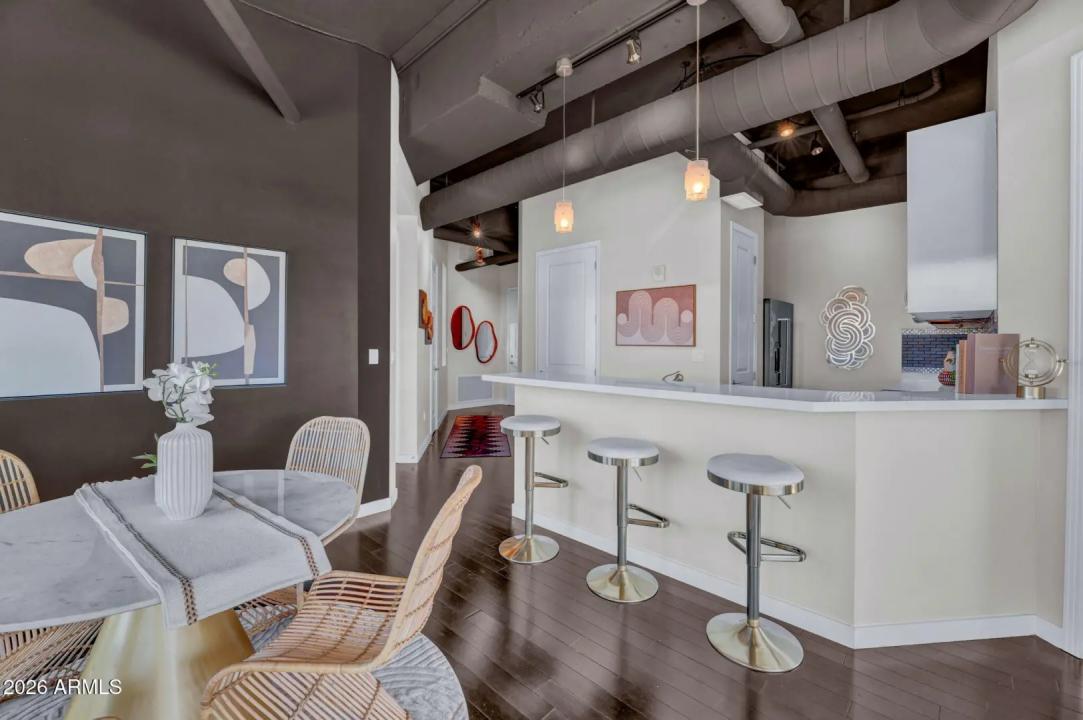 Real Estate Picture 7