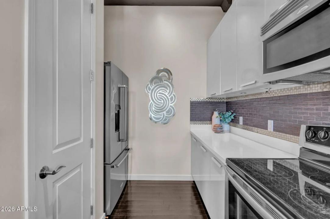 Real Estate Picture 12