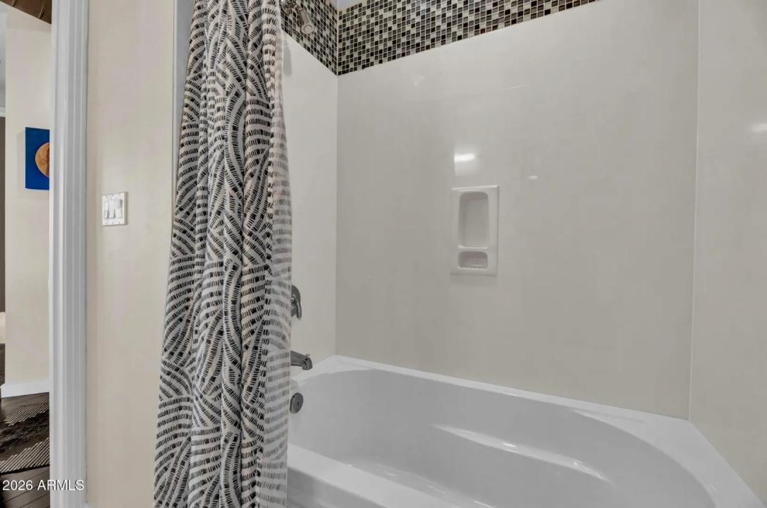 Real Estate Picture 20