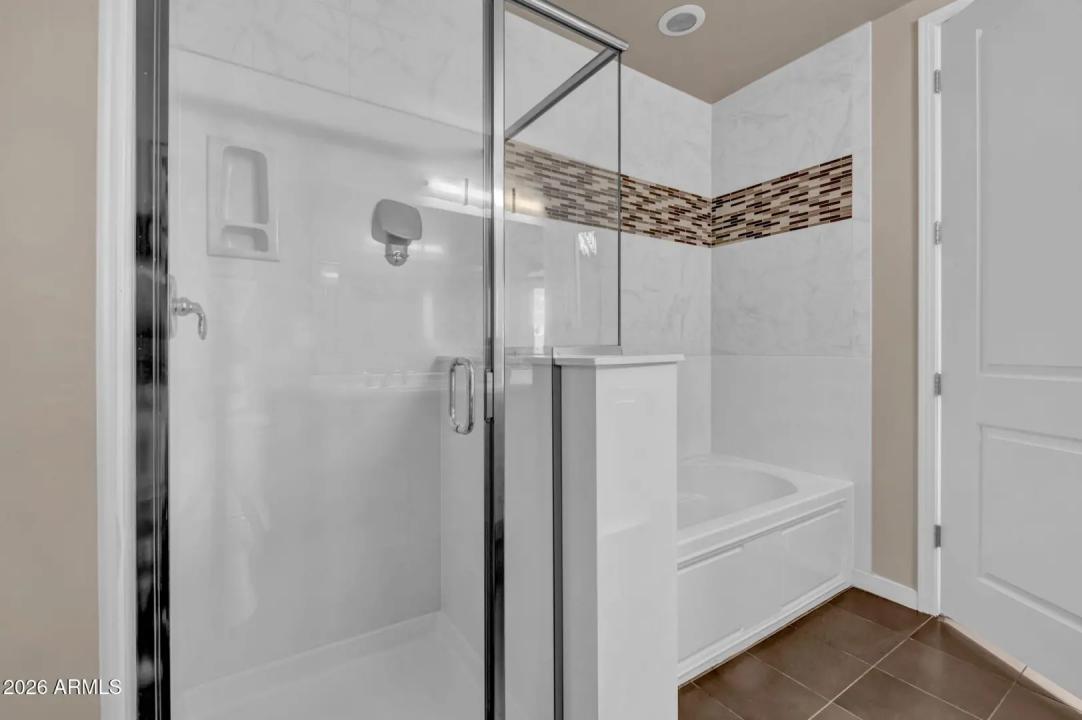 Real Estate Picture 16