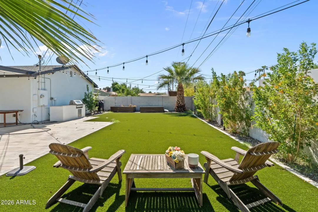 Real Estate Picture 5