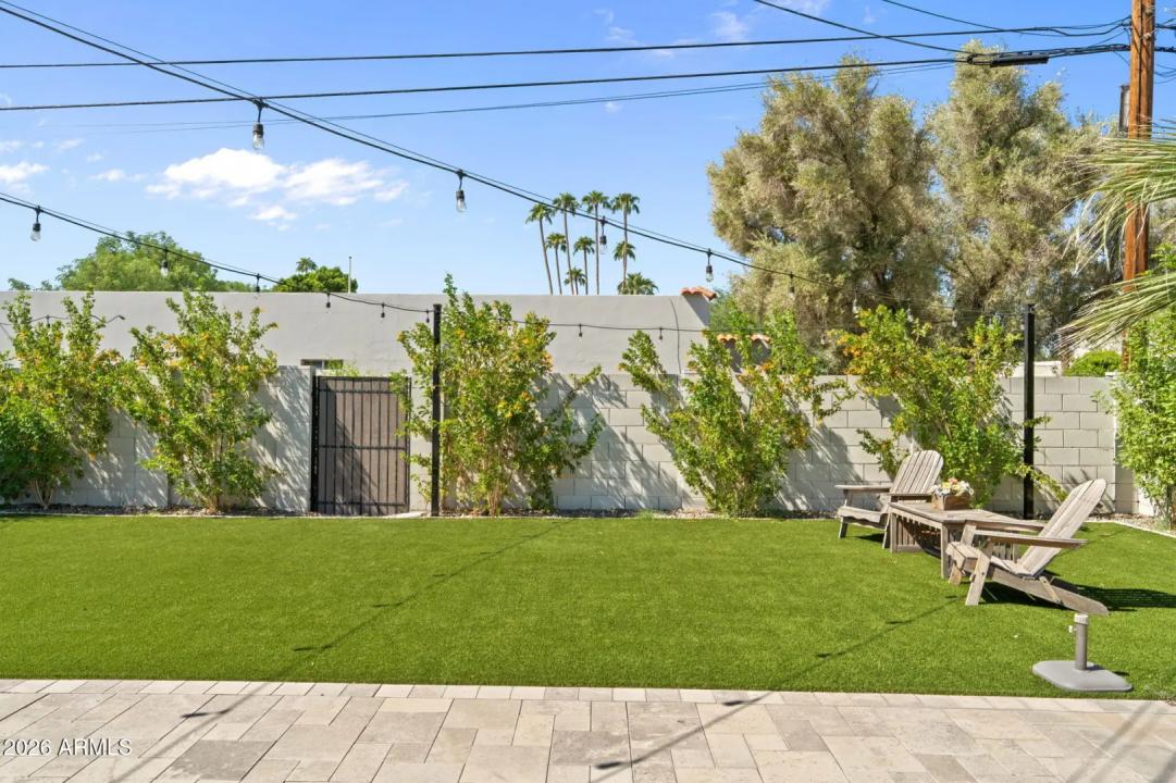 Real Estate Picture 9