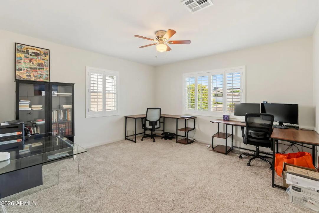 Real Estate Picture 14