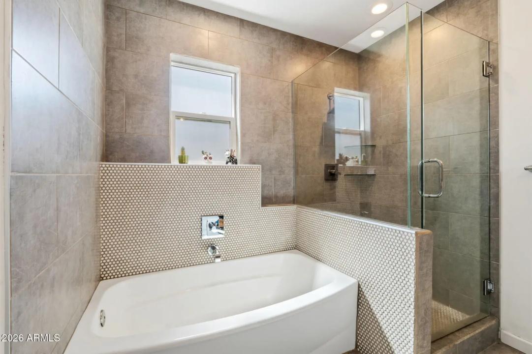 Real Estate Picture 15