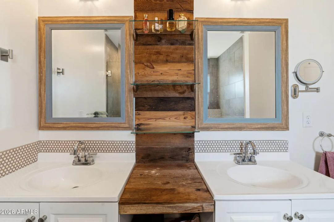 Real Estate Picture 16