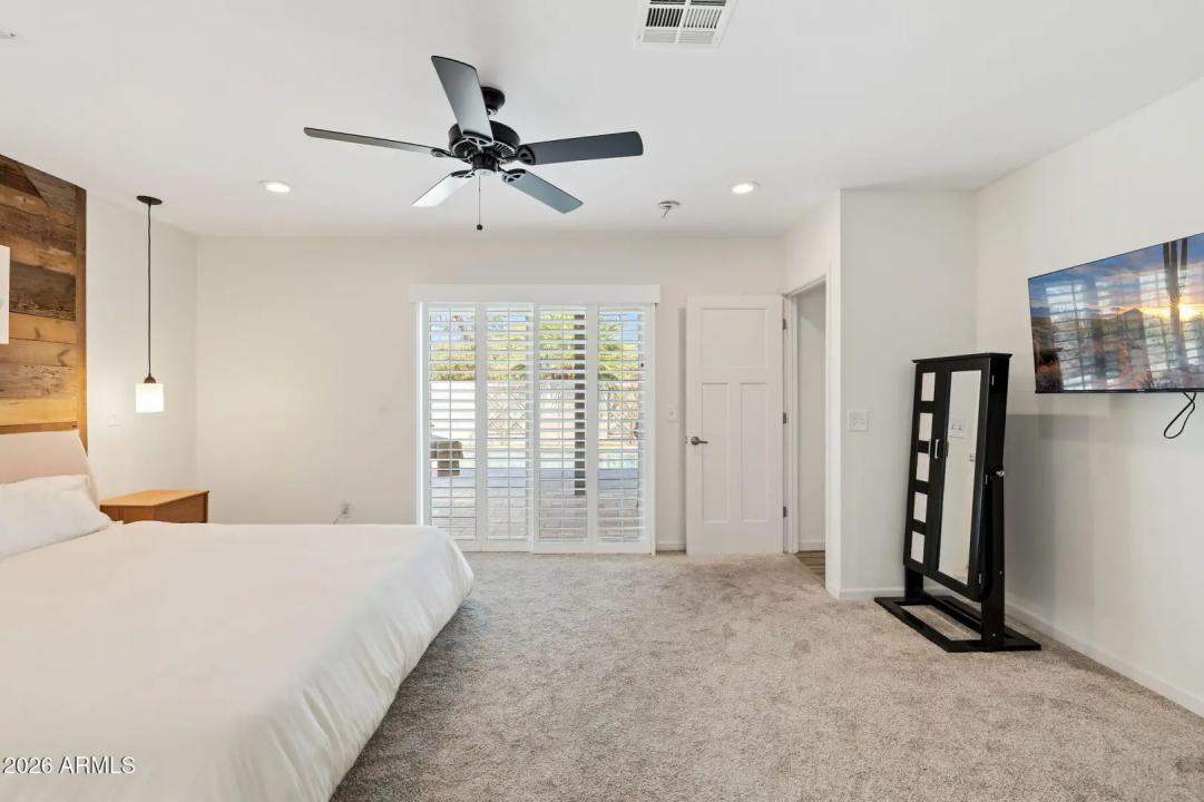 Real Estate Picture 18