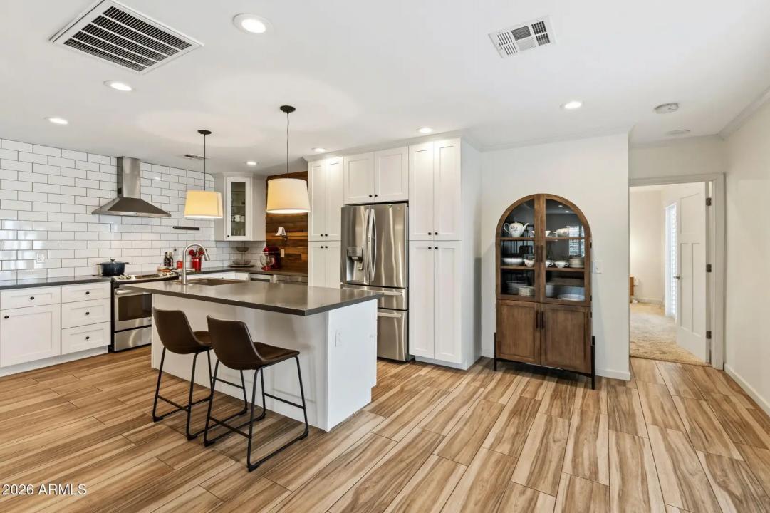 Real Estate Picture 29