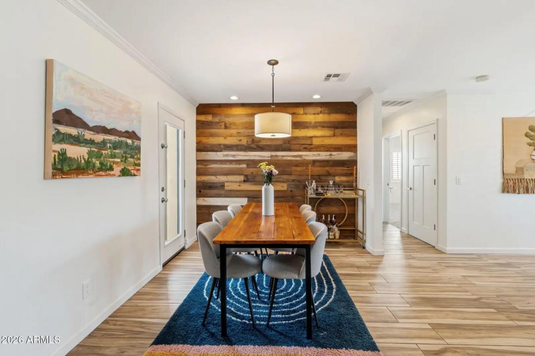 Real Estate Picture 32