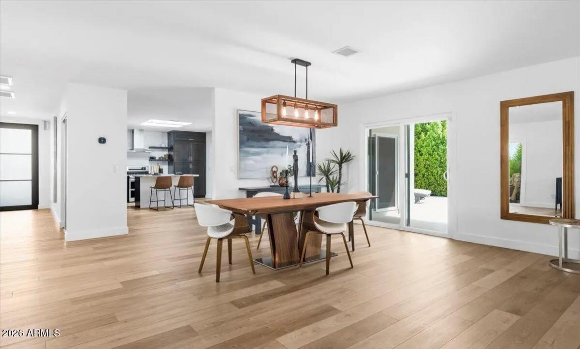 Real Estate Picture 7