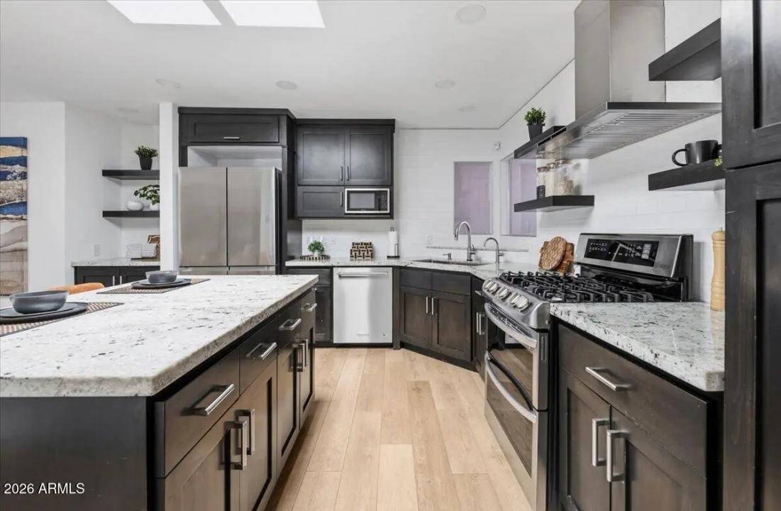 Real Estate Picture 9