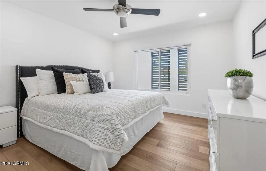Real Estate Picture 18