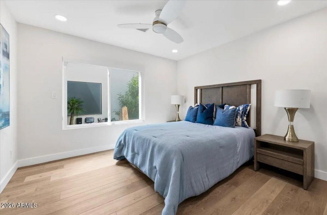 Real Estate Picture 20