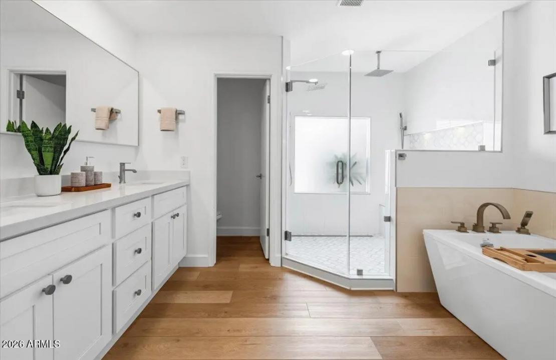 Real Estate Picture 16