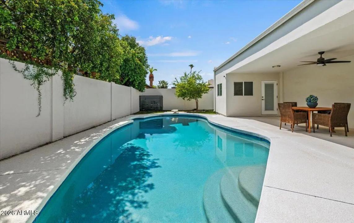 Real Estate Picture 24