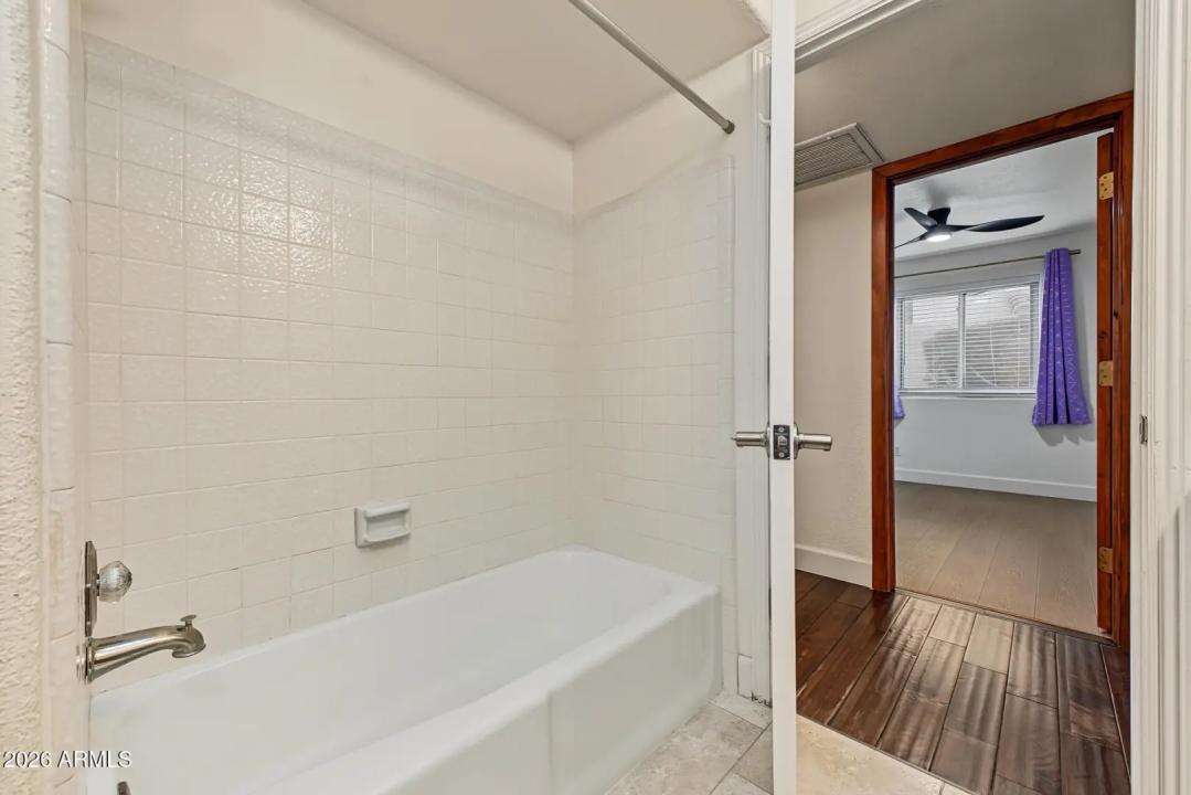 Real Estate Picture 32