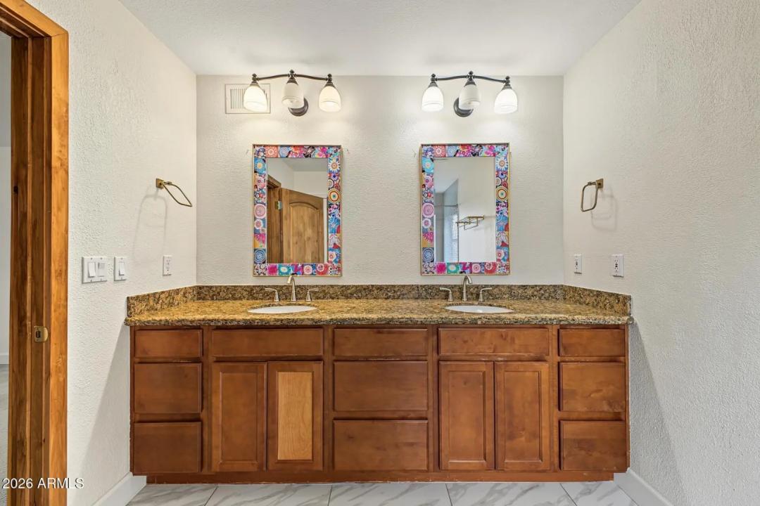 Real Estate Picture 19