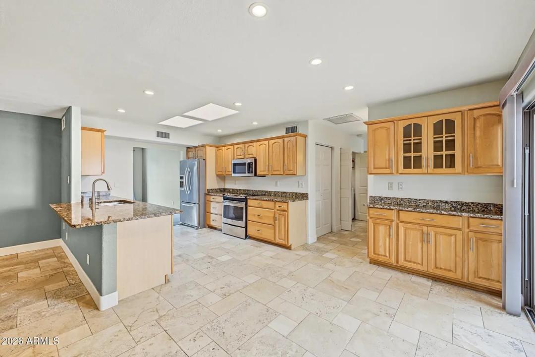 Real Estate Picture 6