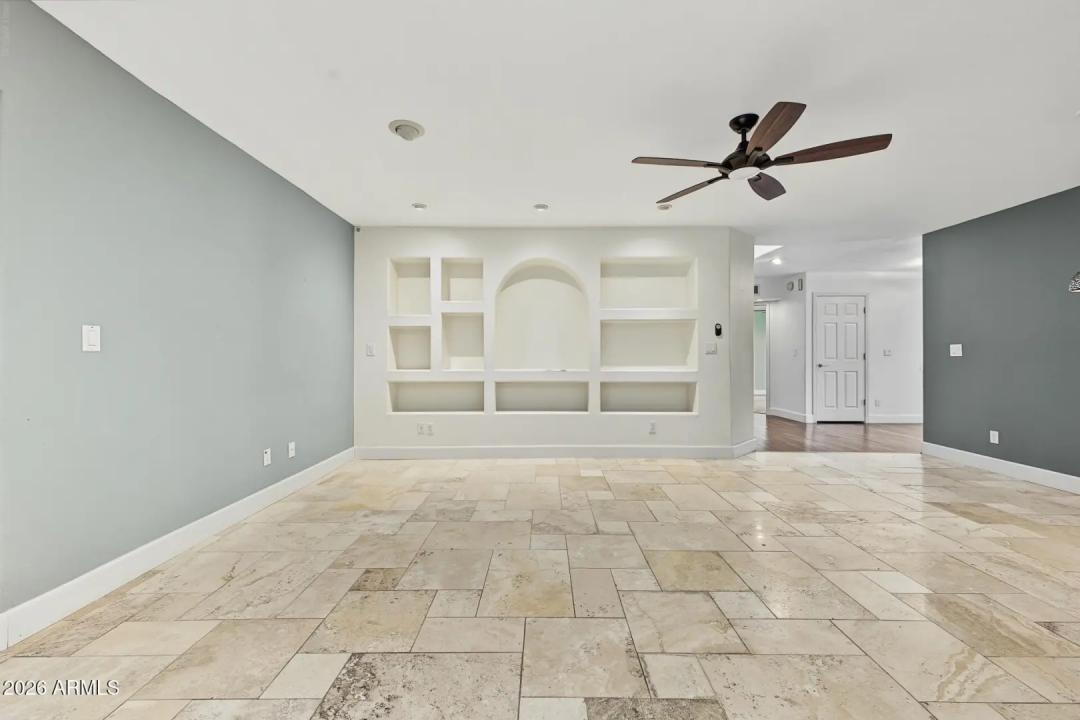 Real Estate Picture 8