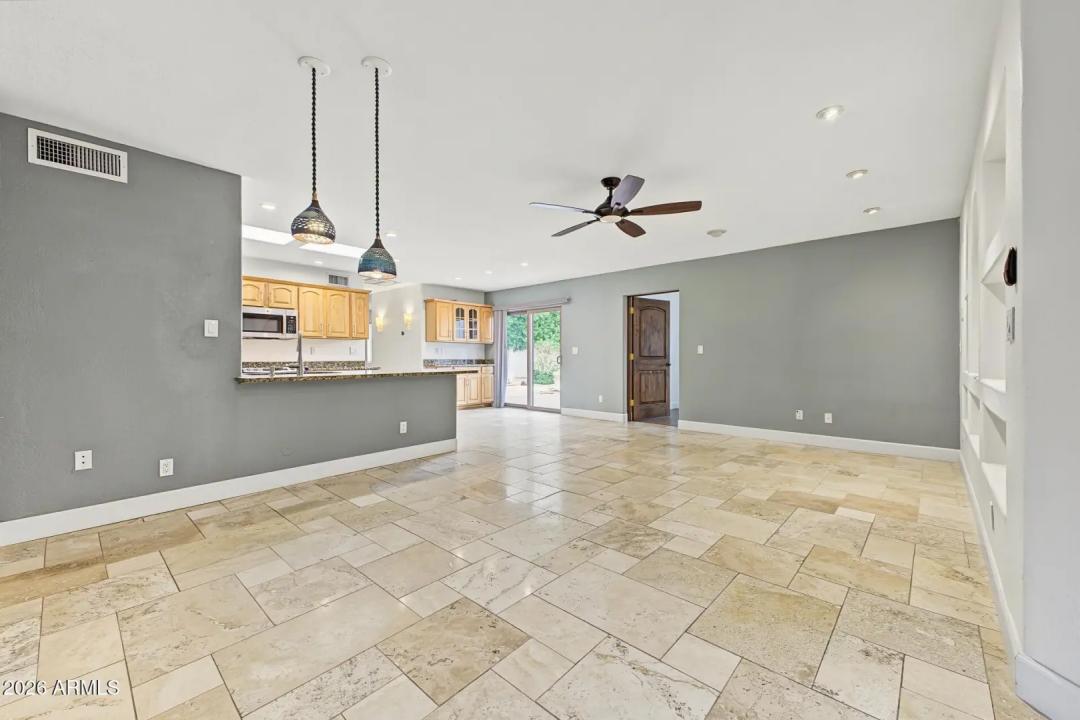 Real Estate Picture 13