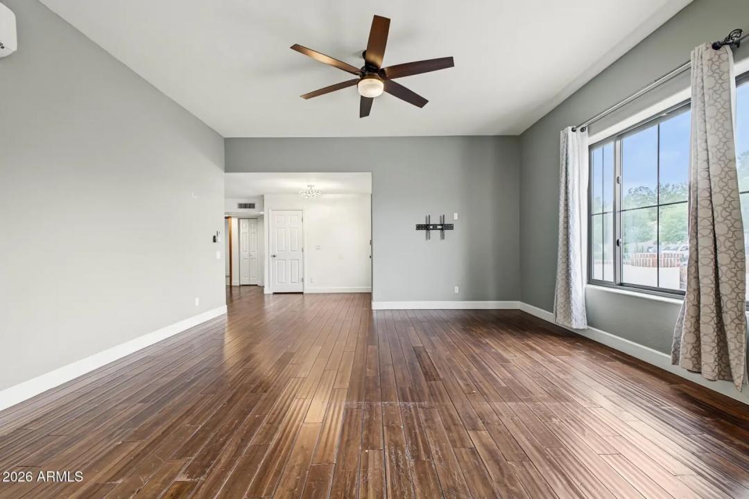 Real Estate Picture 15
