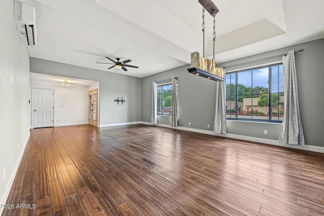 Real Estate Picture 14