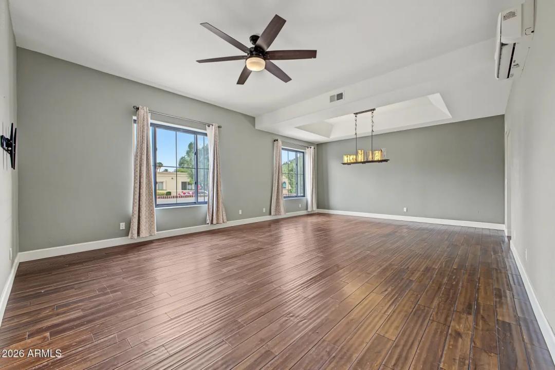 Real Estate Picture 10