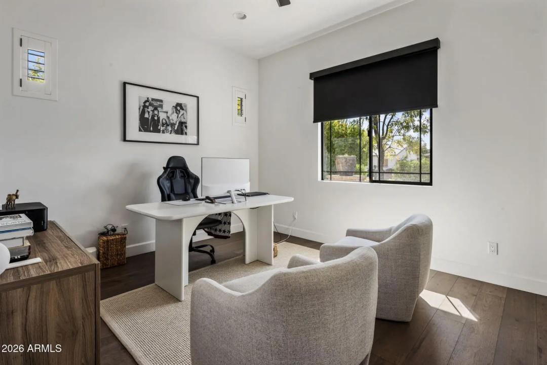 Real Estate Picture 3