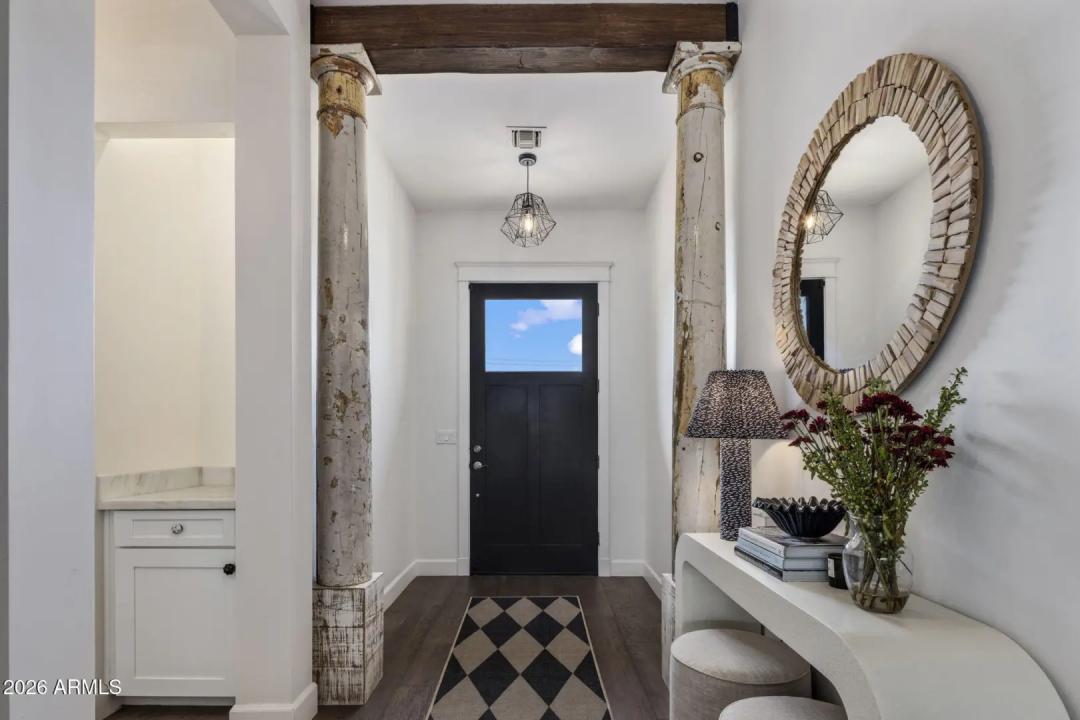 Real Estate Picture 6