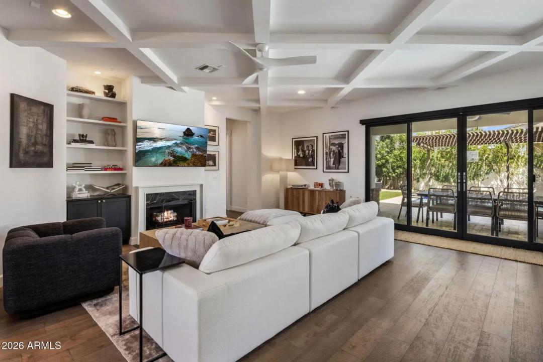 Real Estate Picture 7