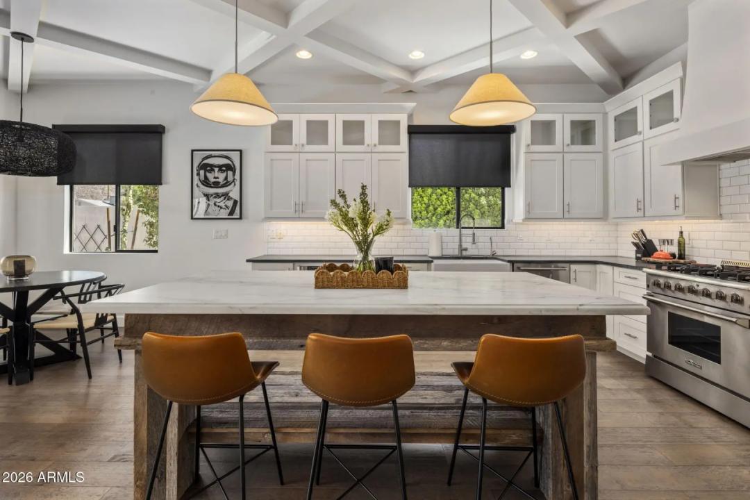Real Estate Picture 14