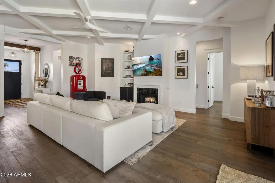 Real Estate Picture 15