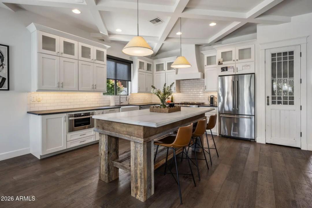 Real Estate Picture 17