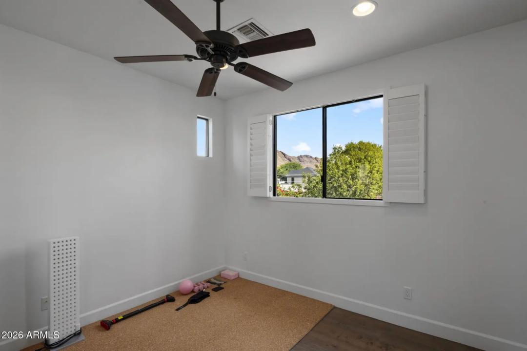 Real Estate Picture 27
