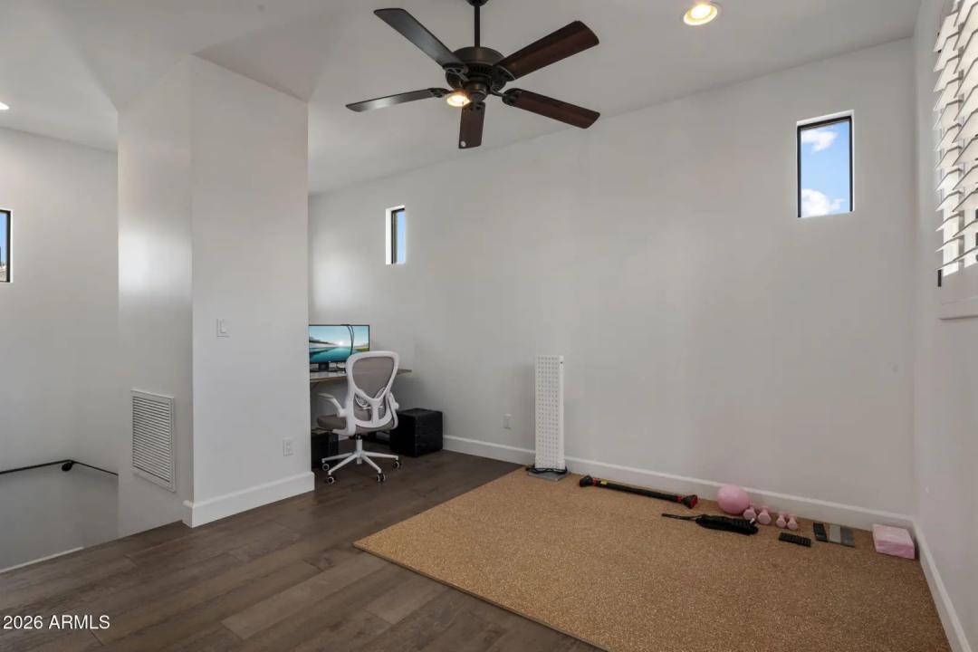 Real Estate Picture 29