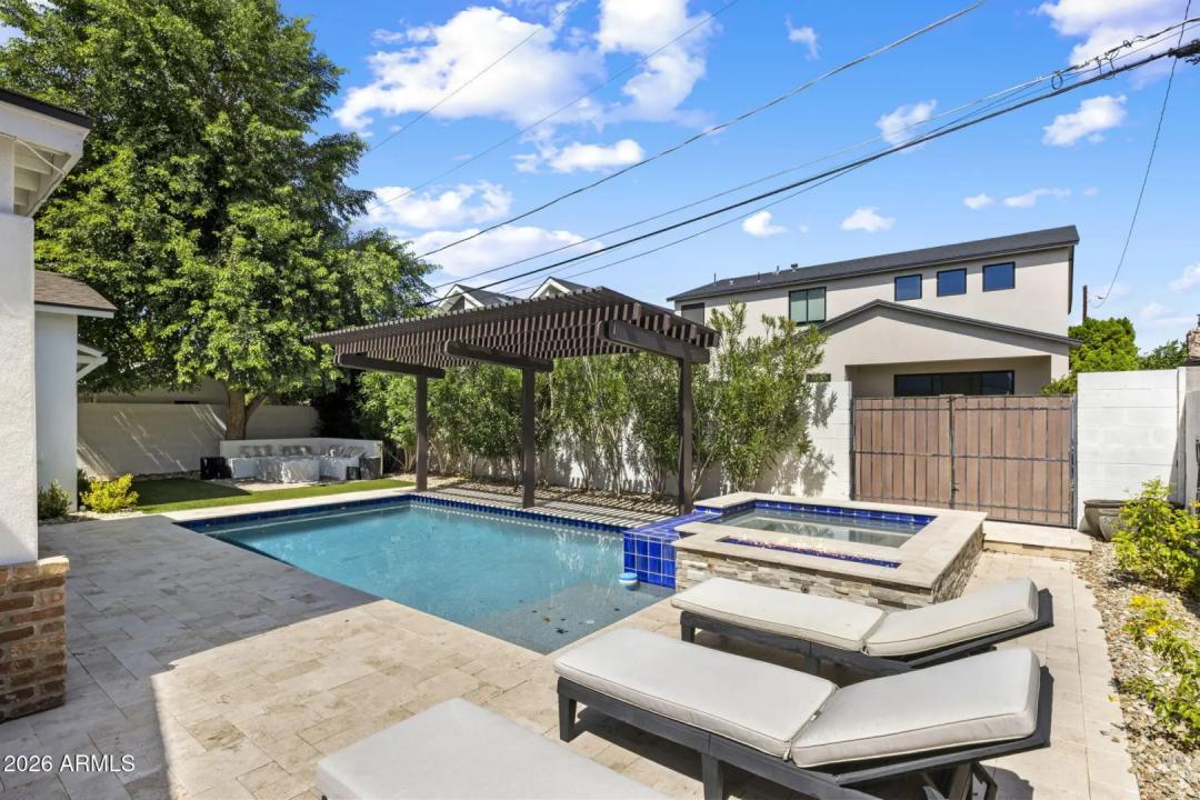 Real Estate Picture 34