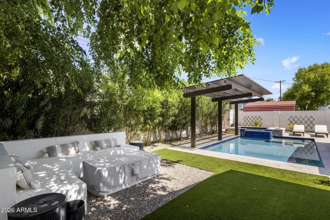 Real Estate Picture 37