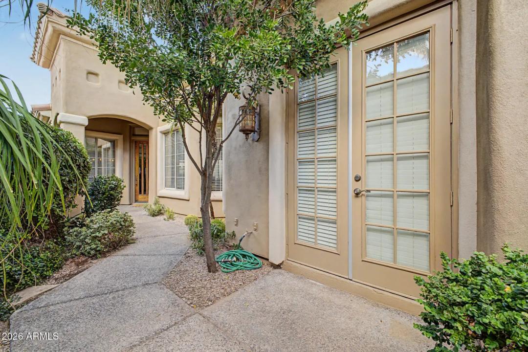Real Estate Picture 3