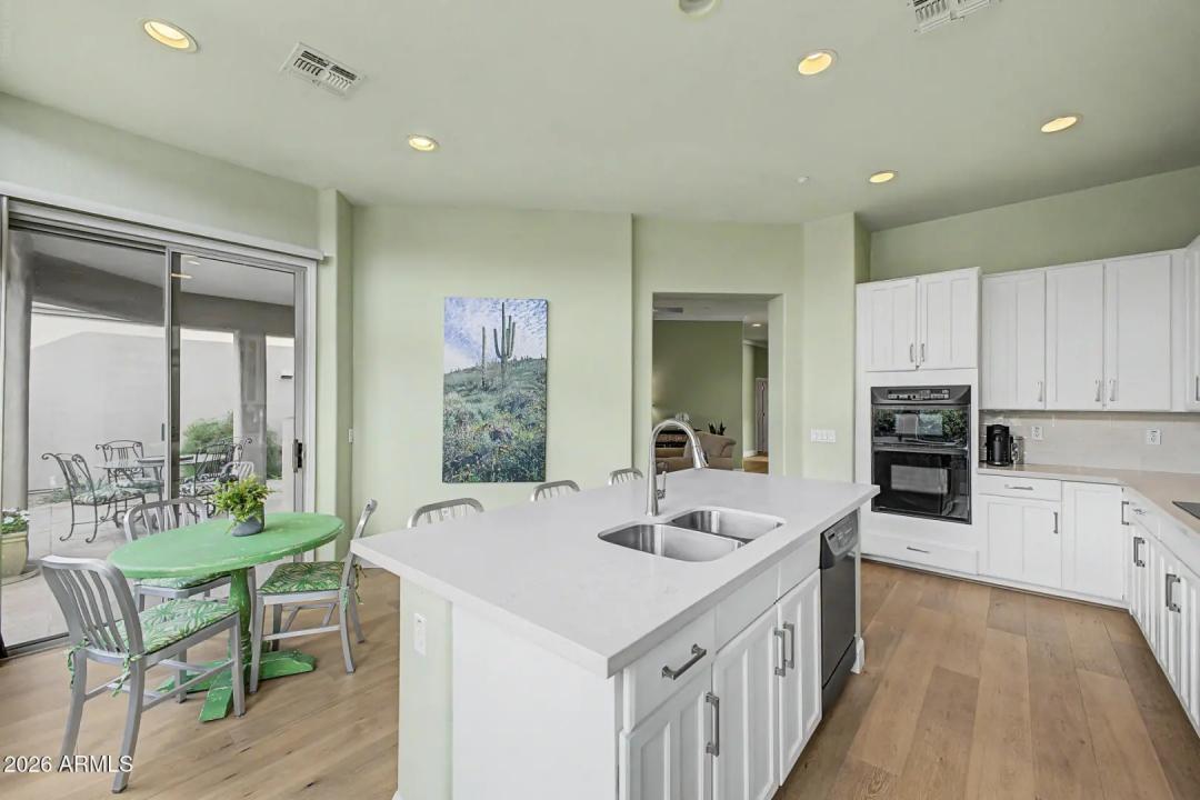 Real Estate Picture 10