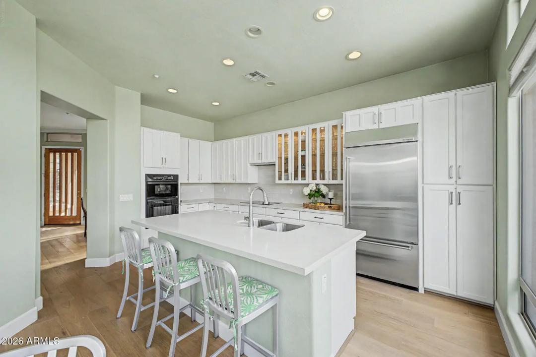 Real Estate Picture 11