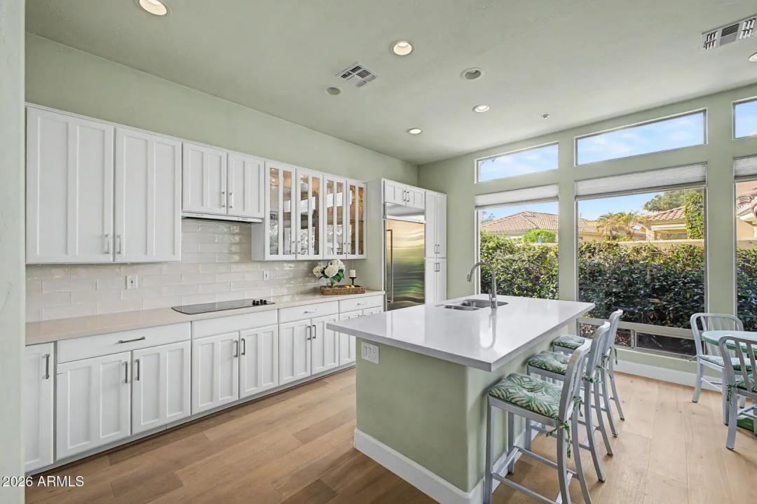 Real Estate Picture 9