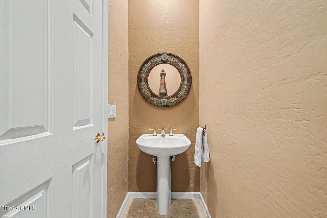 Real Estate Picture 17