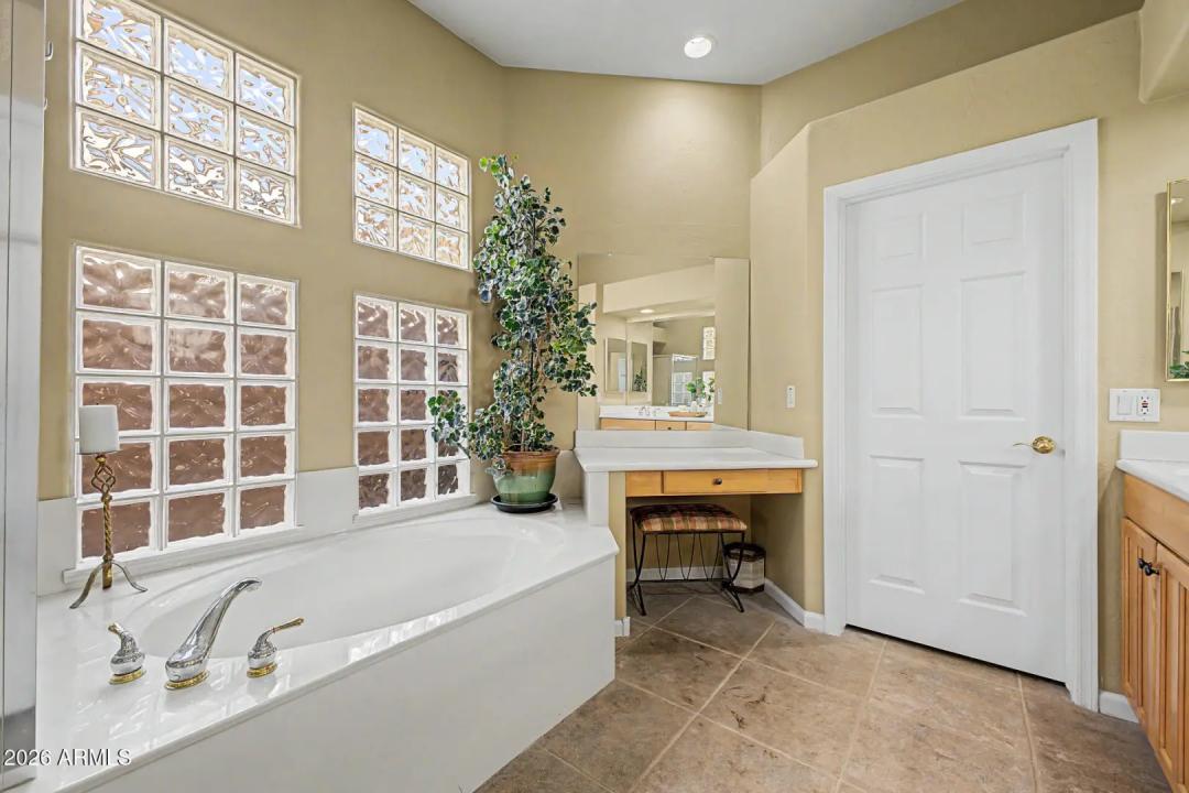 Real Estate Picture 15