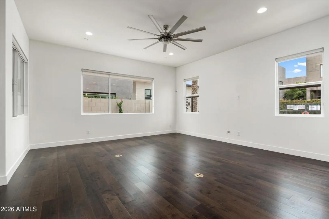 Real Estate Picture 5