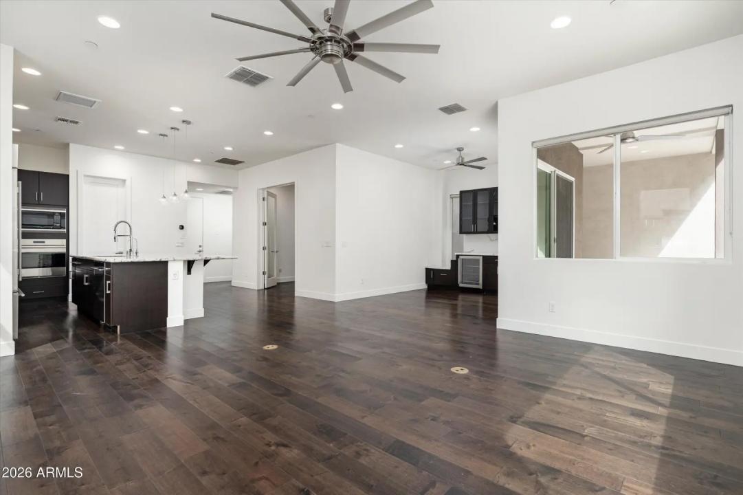 Real Estate Picture 6