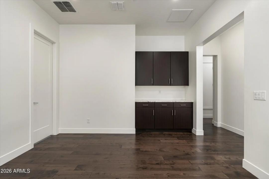Real Estate Picture 12