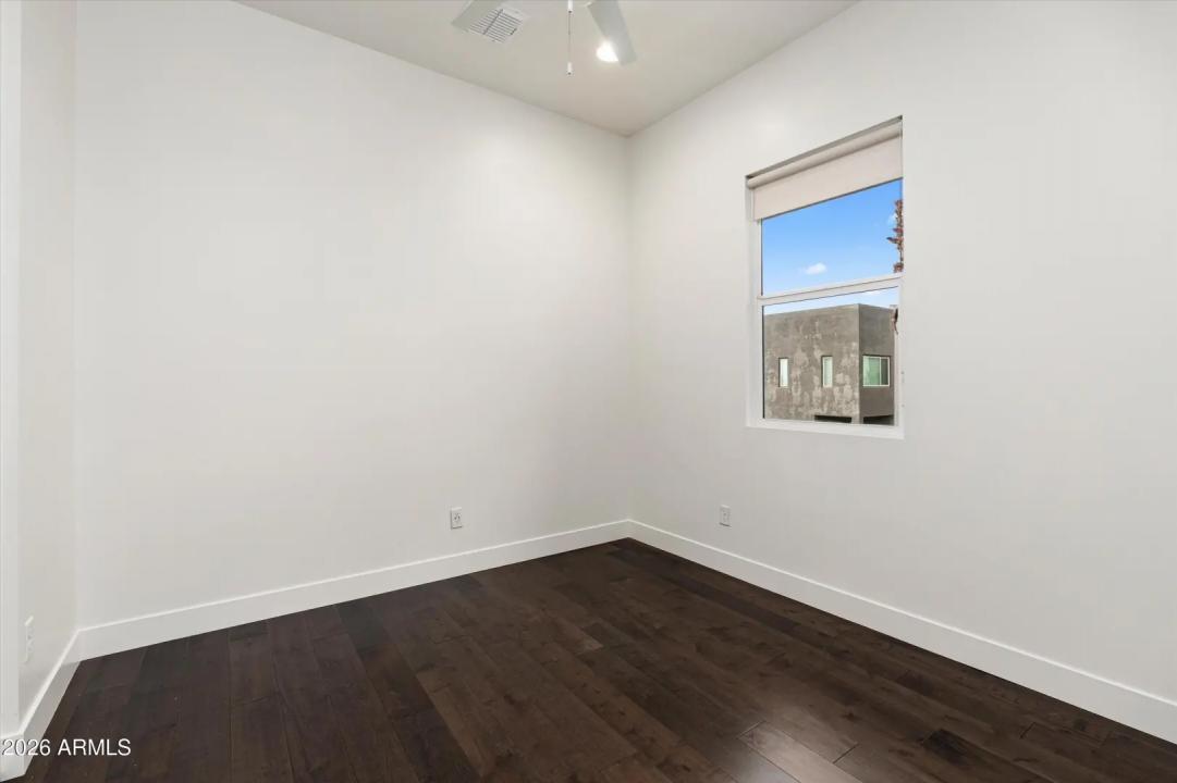 Real Estate Picture 20
