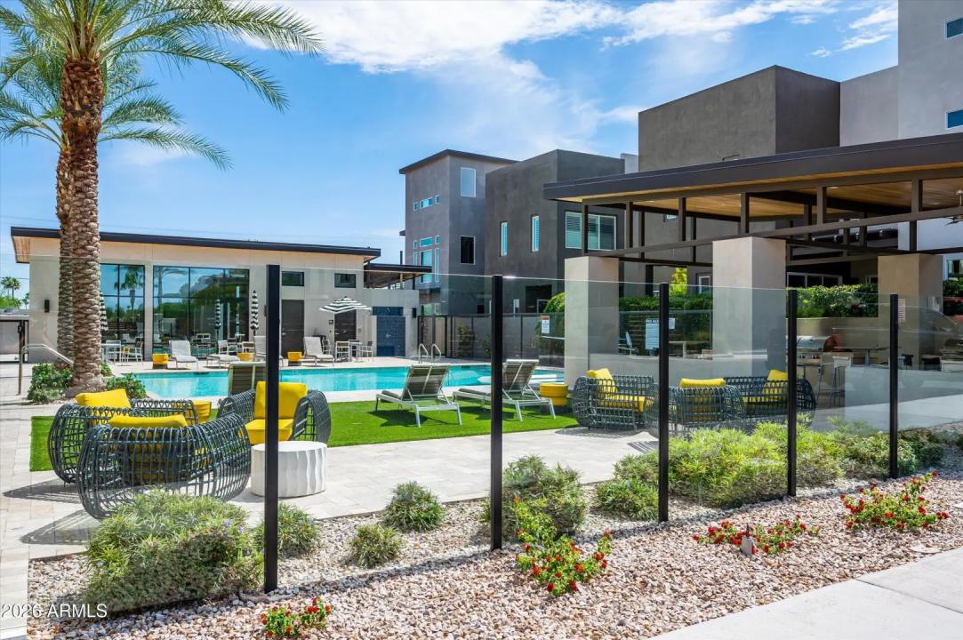 Real Estate Picture 24